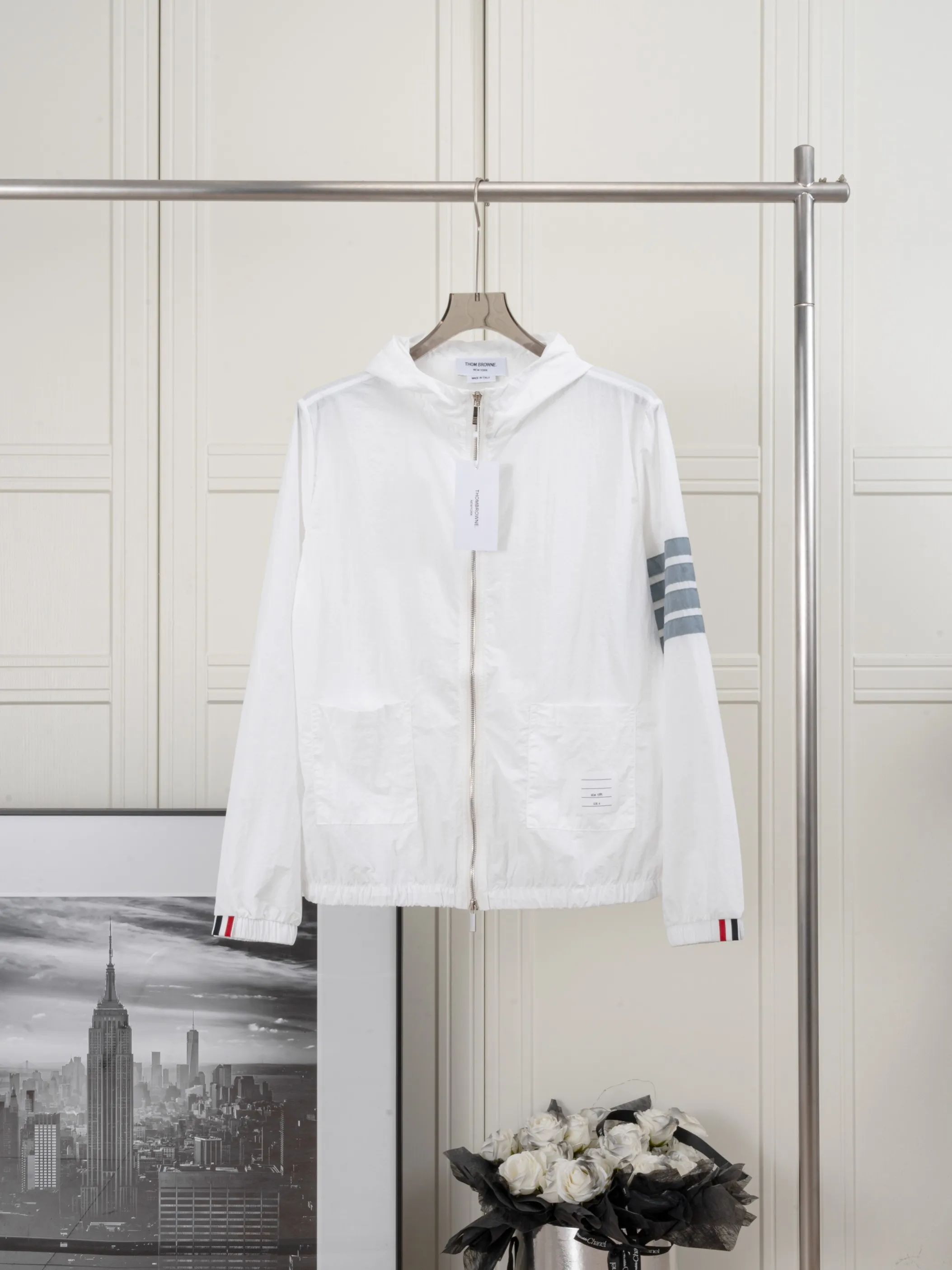 𝑻𝒉𝒐𝒎 𝑩𝒓𝒐𝒘𝒏𝒆 THOM BROWNE Classic Spf 50+ Breathable White/Black/Navy Blue/Gray TB Same Style TB TB Factory 38 Quality Same Style TB TB ：White/Black/Navy Blue /Gray Size：1/2/3/4